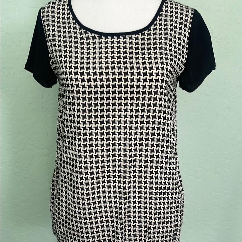 Black and White Women's Top - XS